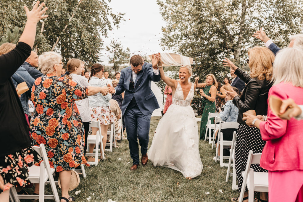 3 reasons why every wedding should have an unplugged ceremony