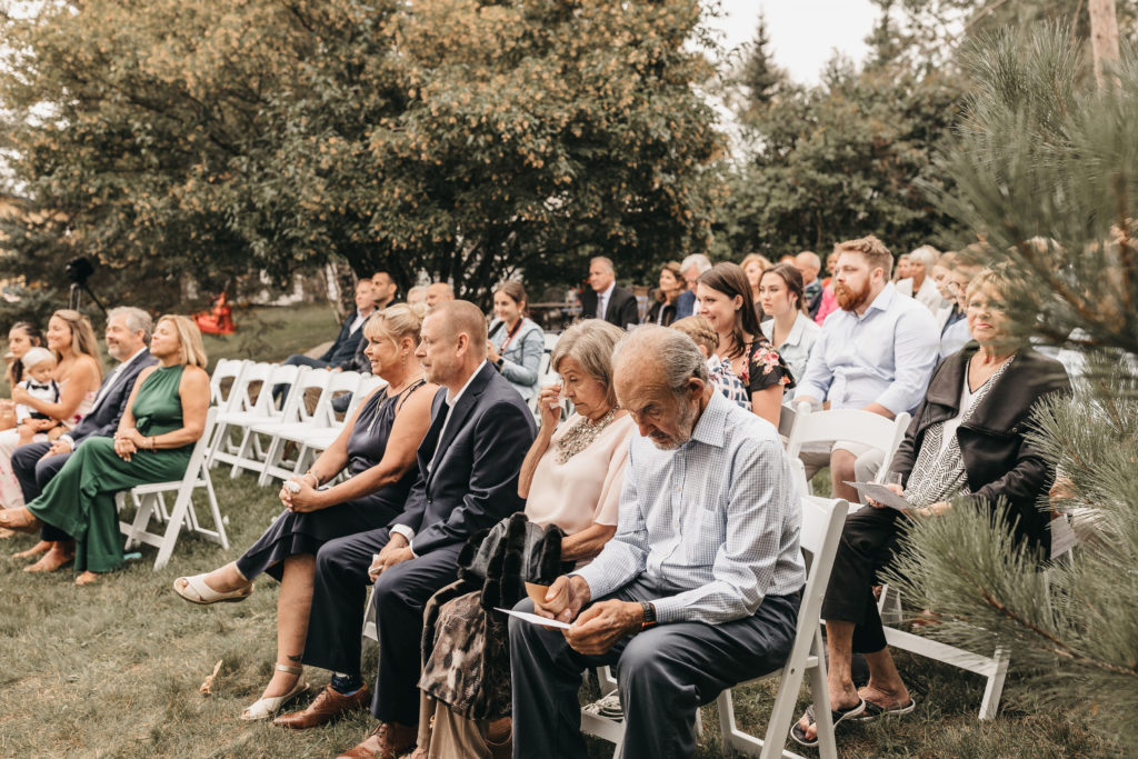 3 reasons why every wedding should have an unplugged ceremony
